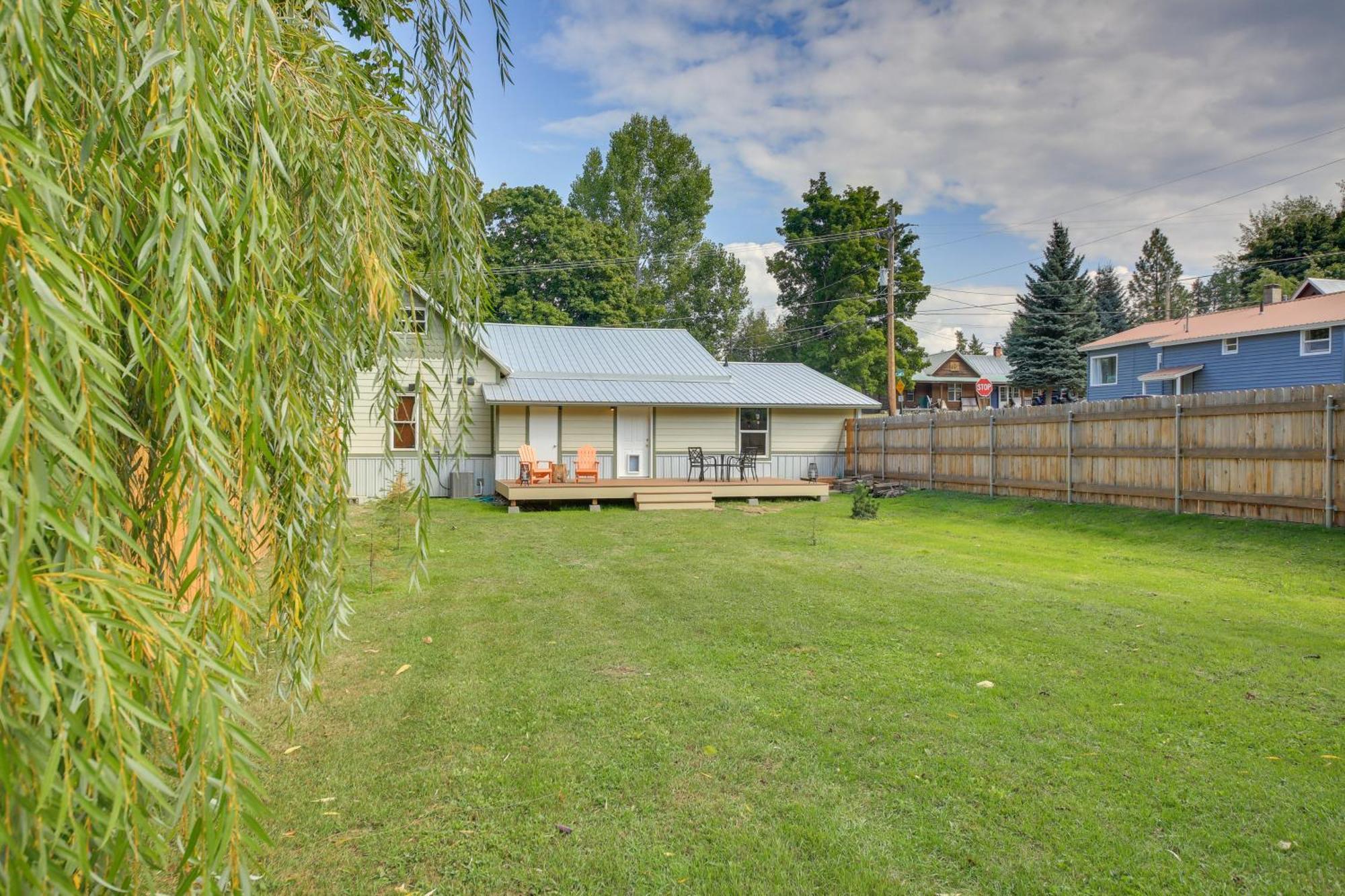 Downtown Bonners Ferry Home With Covered Porch! Exterior photo